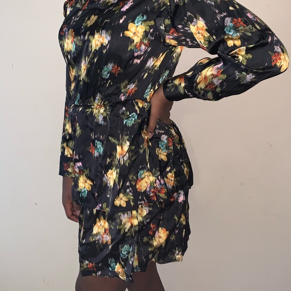 Zara- full sleeve print dress - Picture 3 of 4